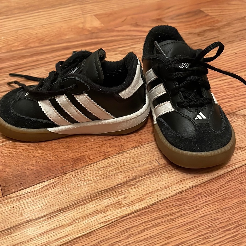 ADIDAS Sambas Classic